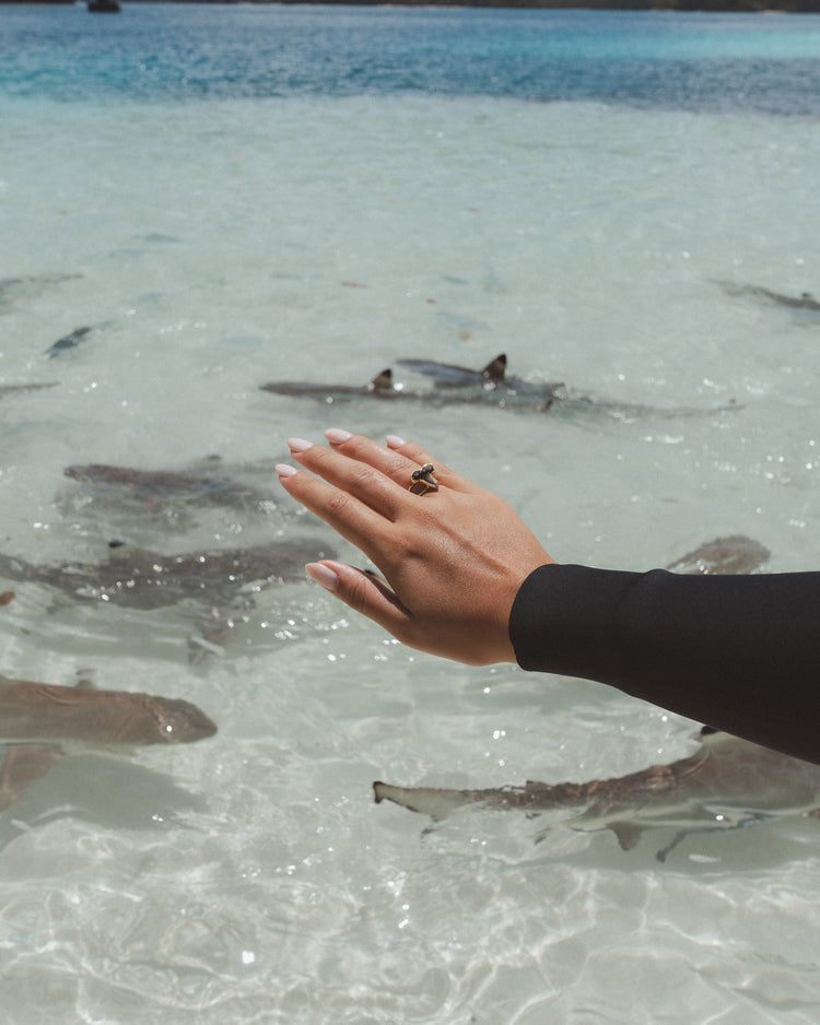 gold thin reef goddess ring size 8