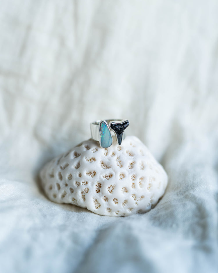 opal clasp ring size 7