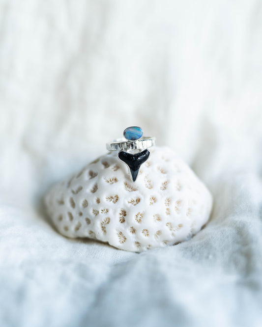 opal crest ring size 6