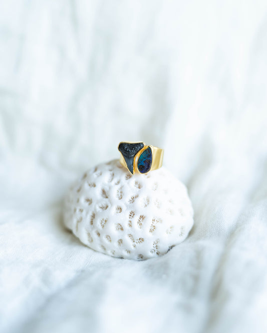 gold opal clasp ring size 8