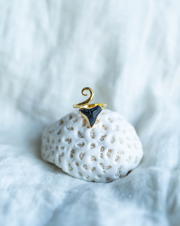 gold swirl wrap ring size 6