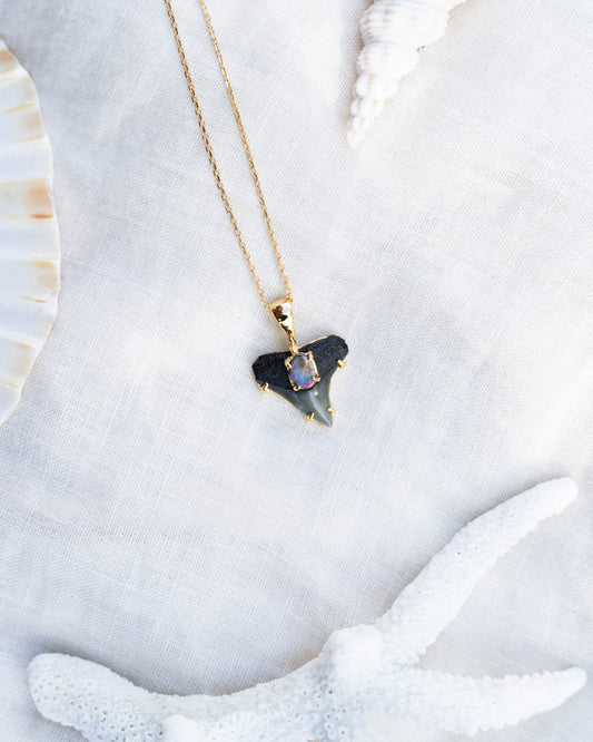 gold abyssal necklace