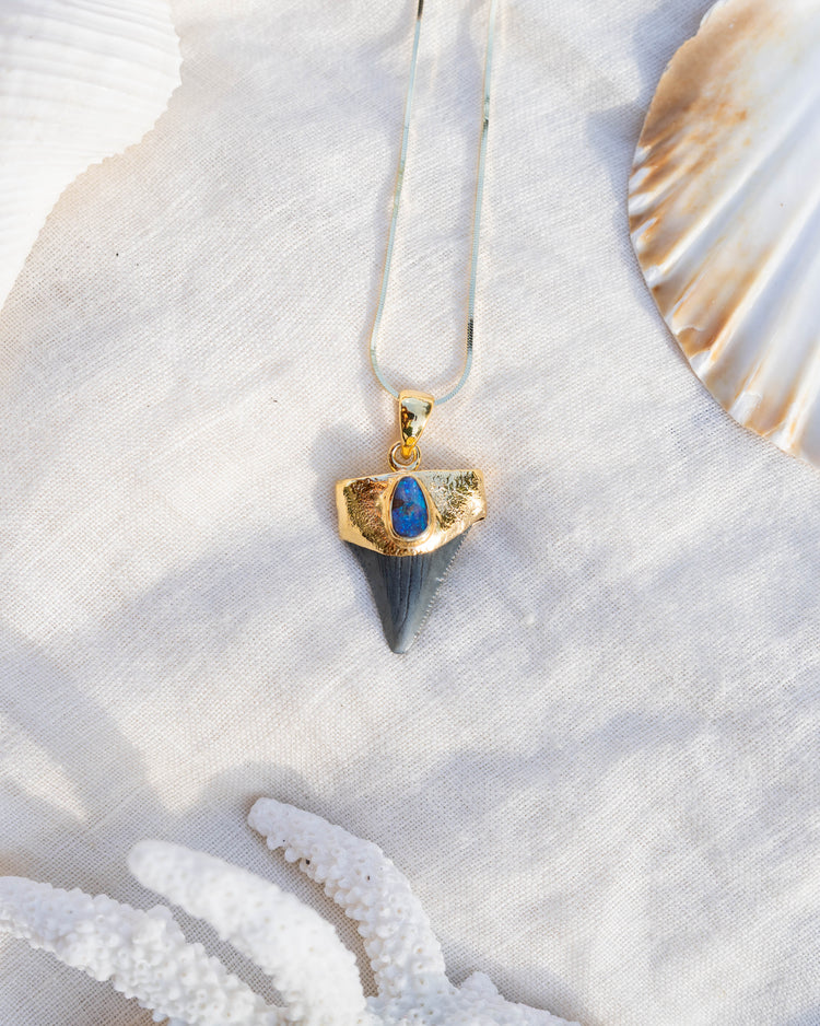 gold opal mana necklace