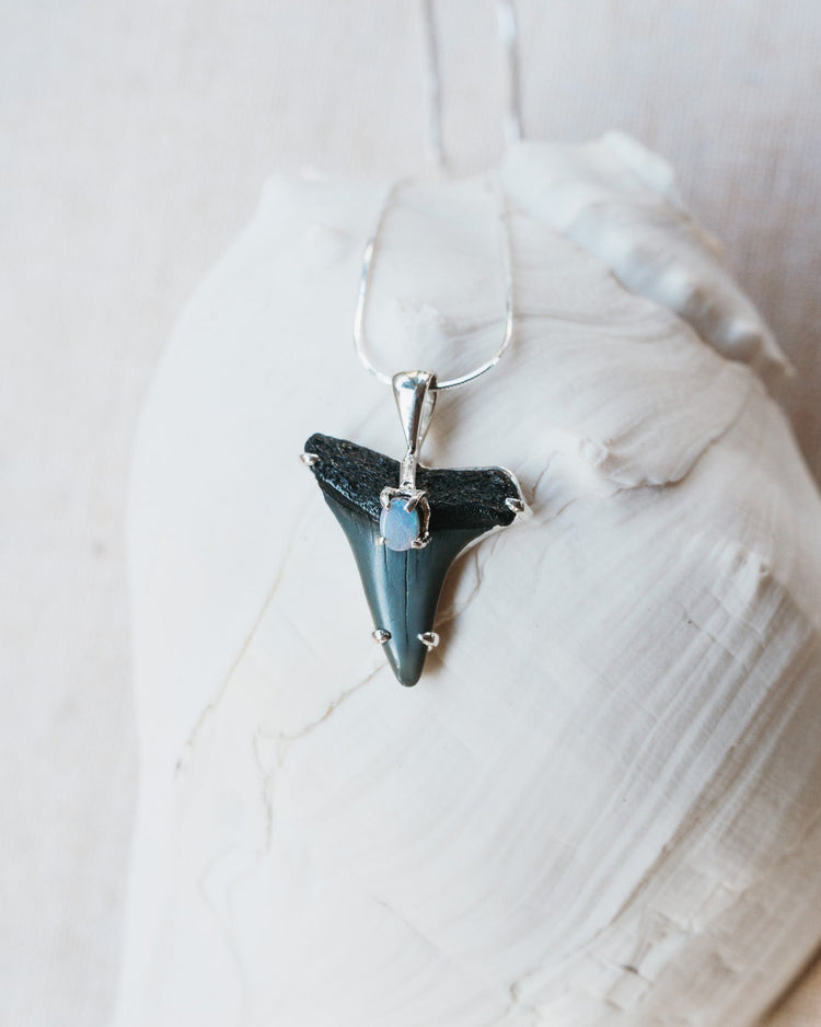 abyssal necklace