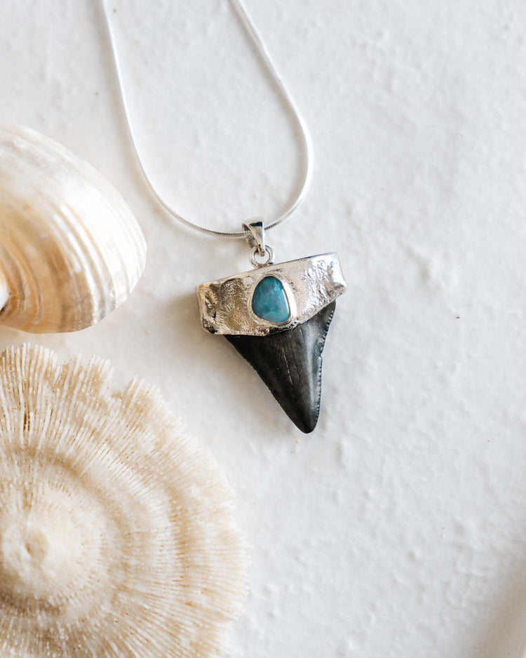 opal mana necklace