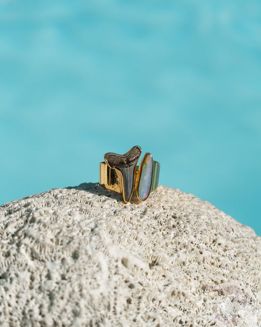 gold opal clasp ring size 7