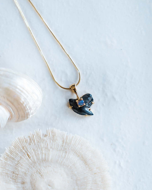 gold abyssal necklace