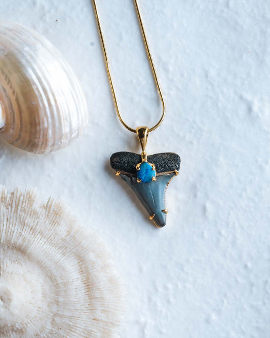 gold abyssal necklace