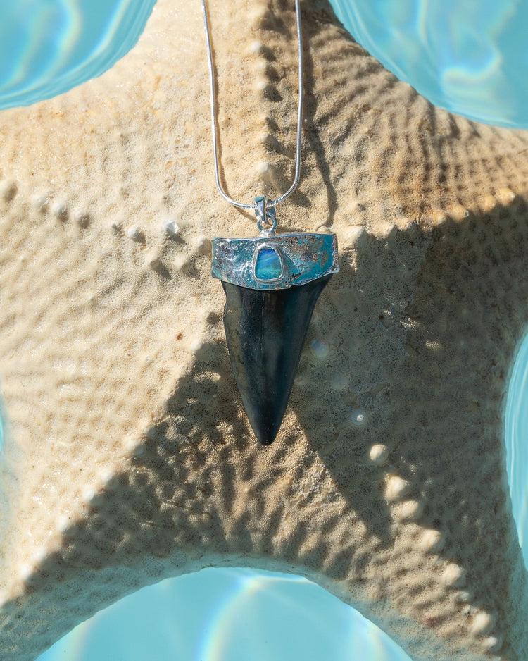 opal mana necklace