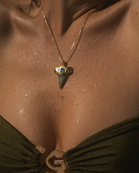 gold opal mana necklace