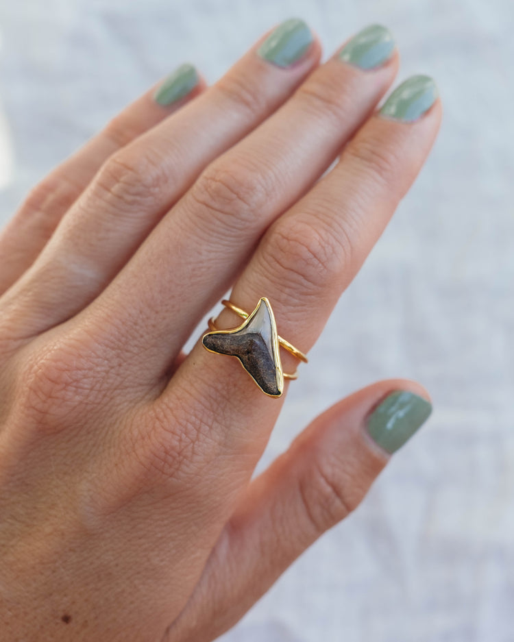 gold thin reef goddess ring size 7