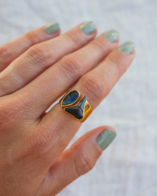 gold opal clasp ring size 8