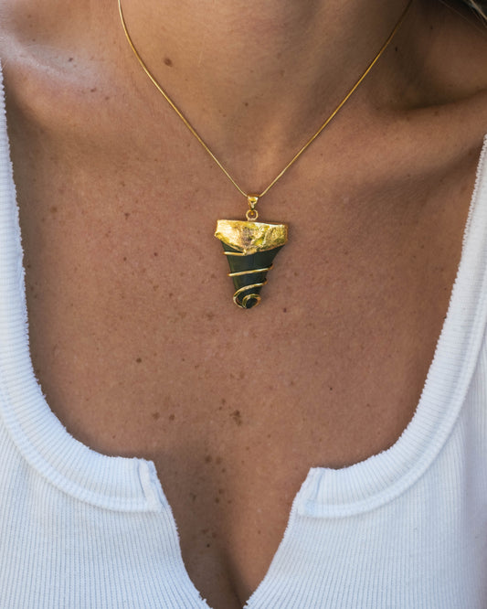 gold thalassa pendant necklace