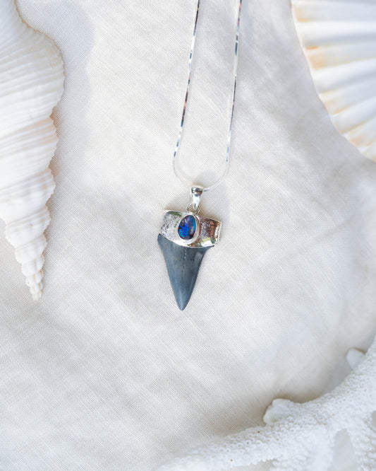 opal mana necklace