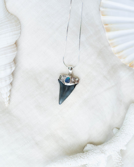 opal mana necklace