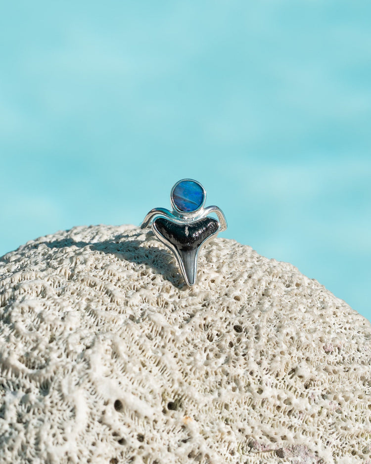 opal crest ring size 6.5