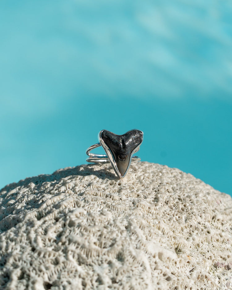 thin reef goddess ring size 6