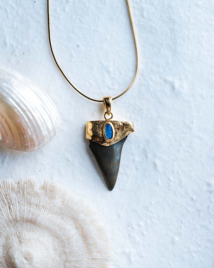 gold opal mana necklace