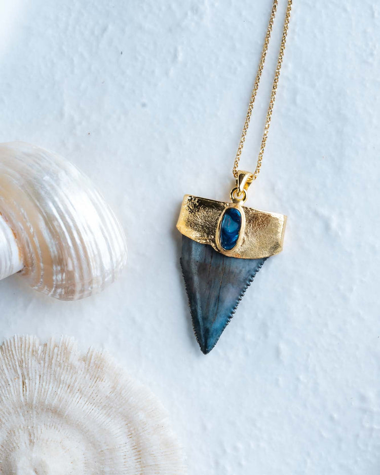 gold opal mana necklace