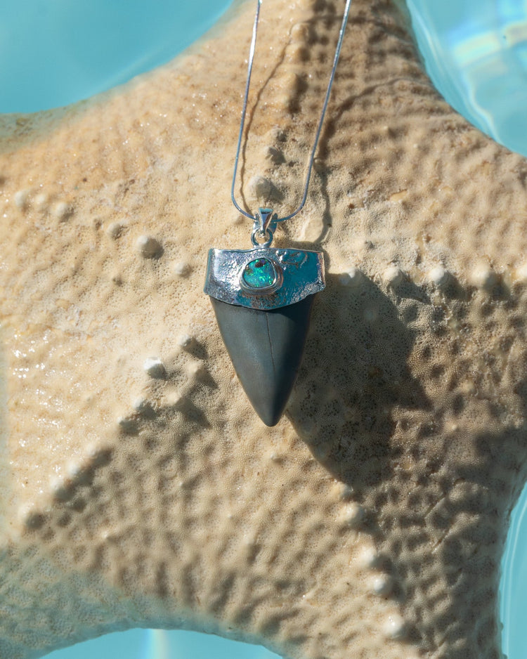 opal mana necklace