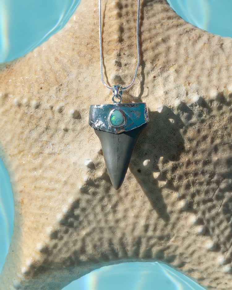opal mana necklace
