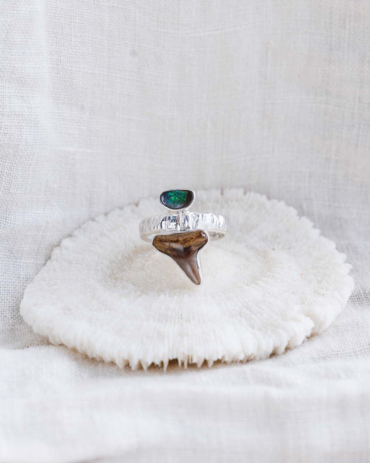 opal crest ring size 7